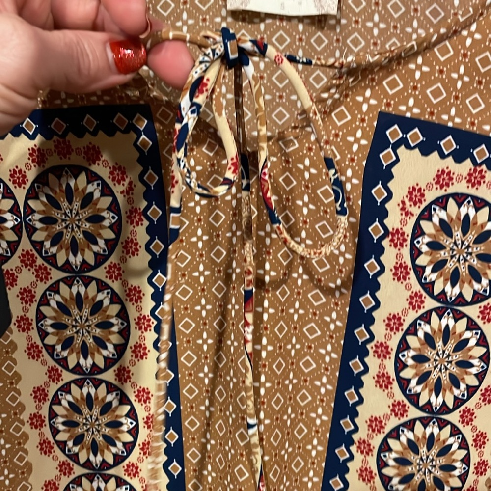 Altar’d State blouse - Picture 2 of 10
